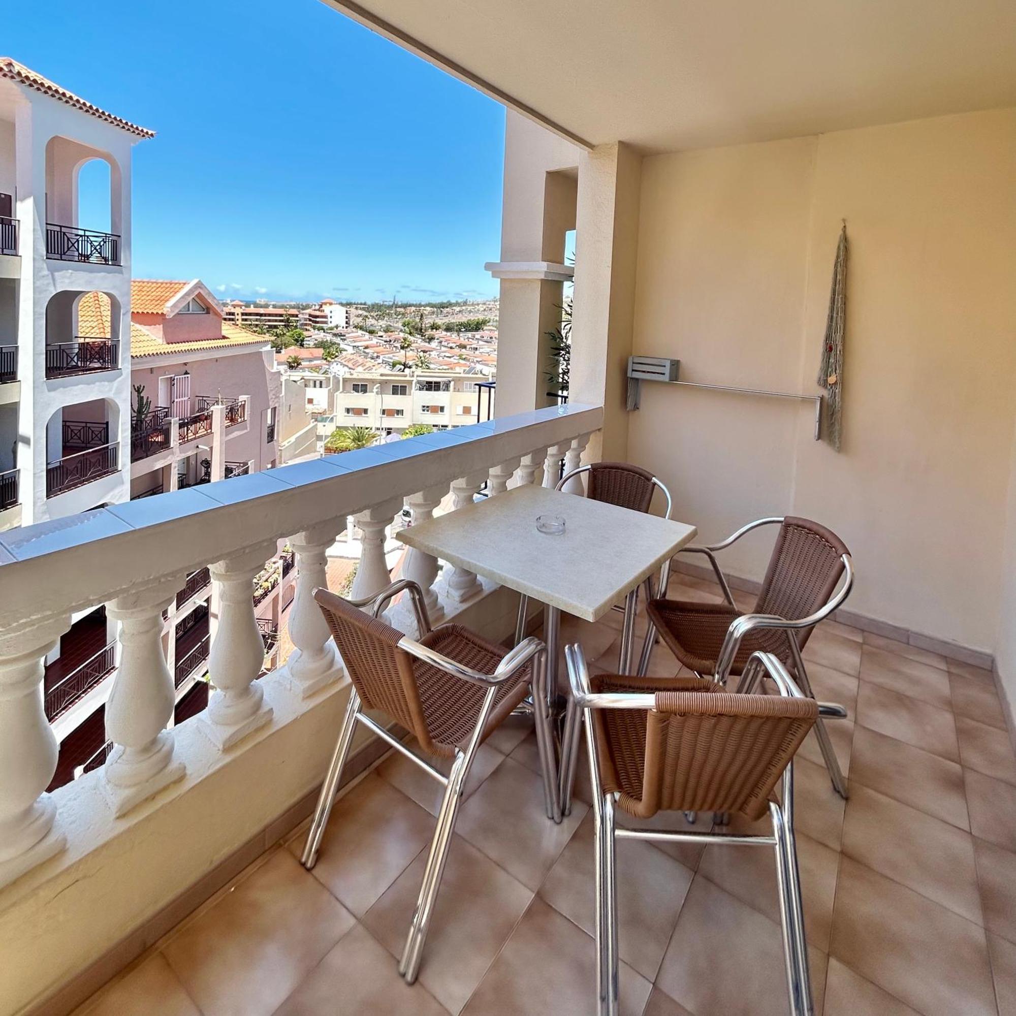 Lovely 1 Bed Apartment In Castle Harbour C108 Los Cristianos  Eksteriør billede