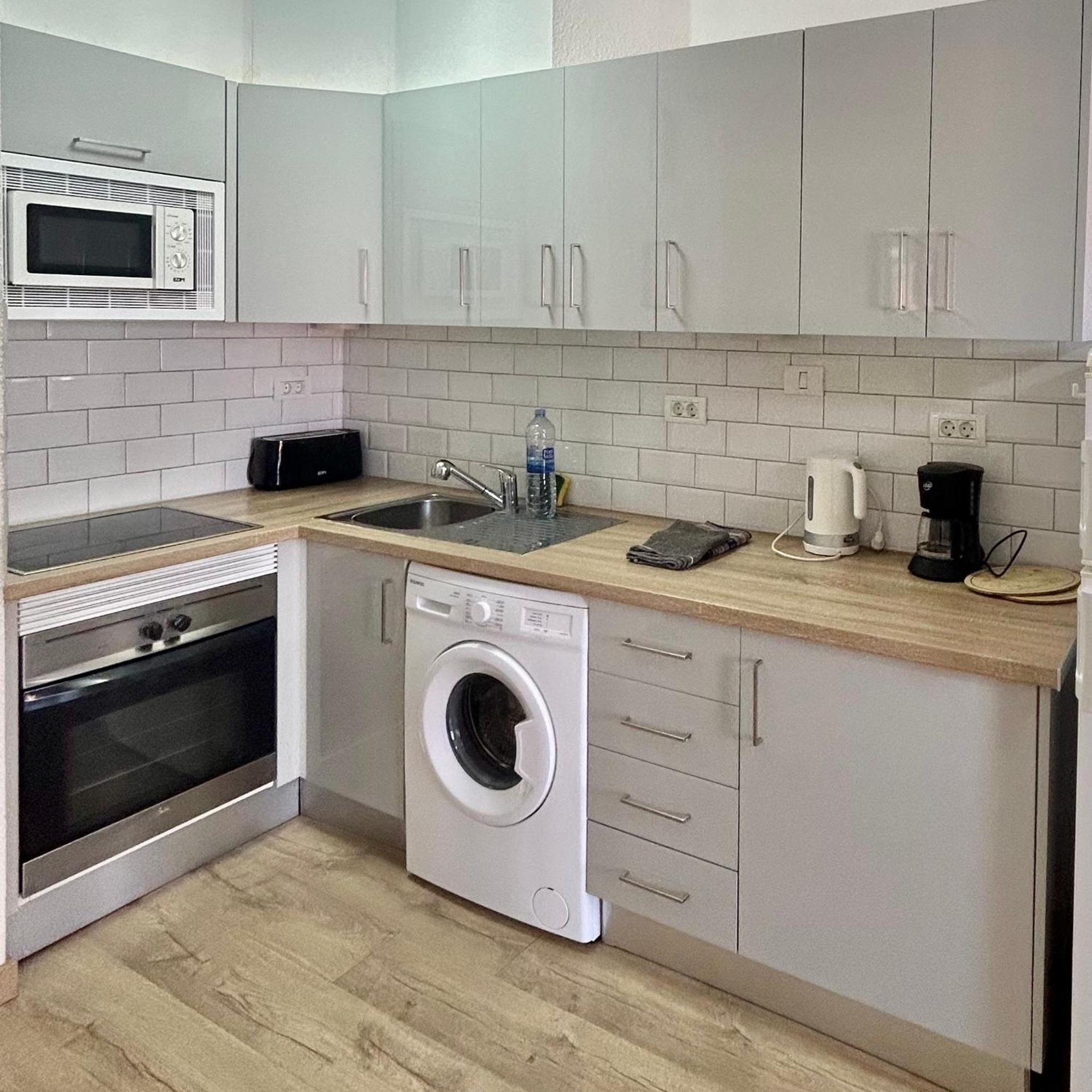 Lovely 1 Bed Apartment In Castle Harbour C108 Los Cristianos  Eksteriør billede